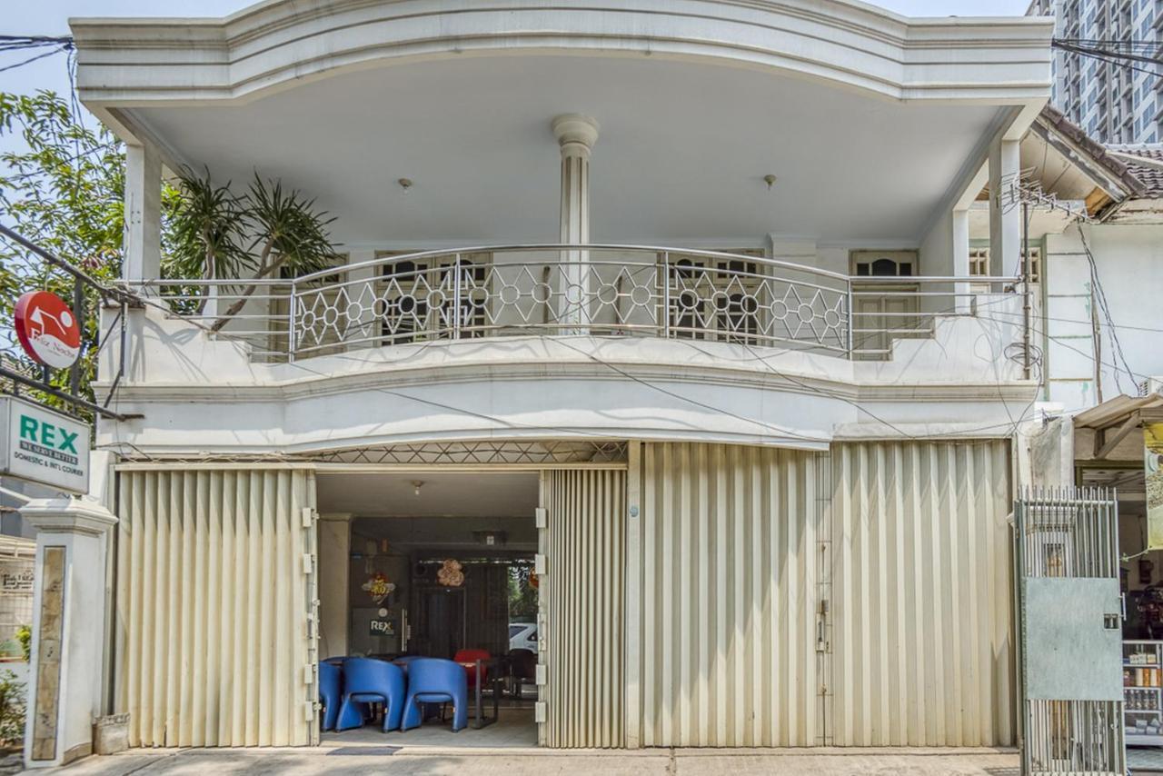 RedDoorz Hostel @ Feliz Noche Cengkareng Yakarta Exterior foto